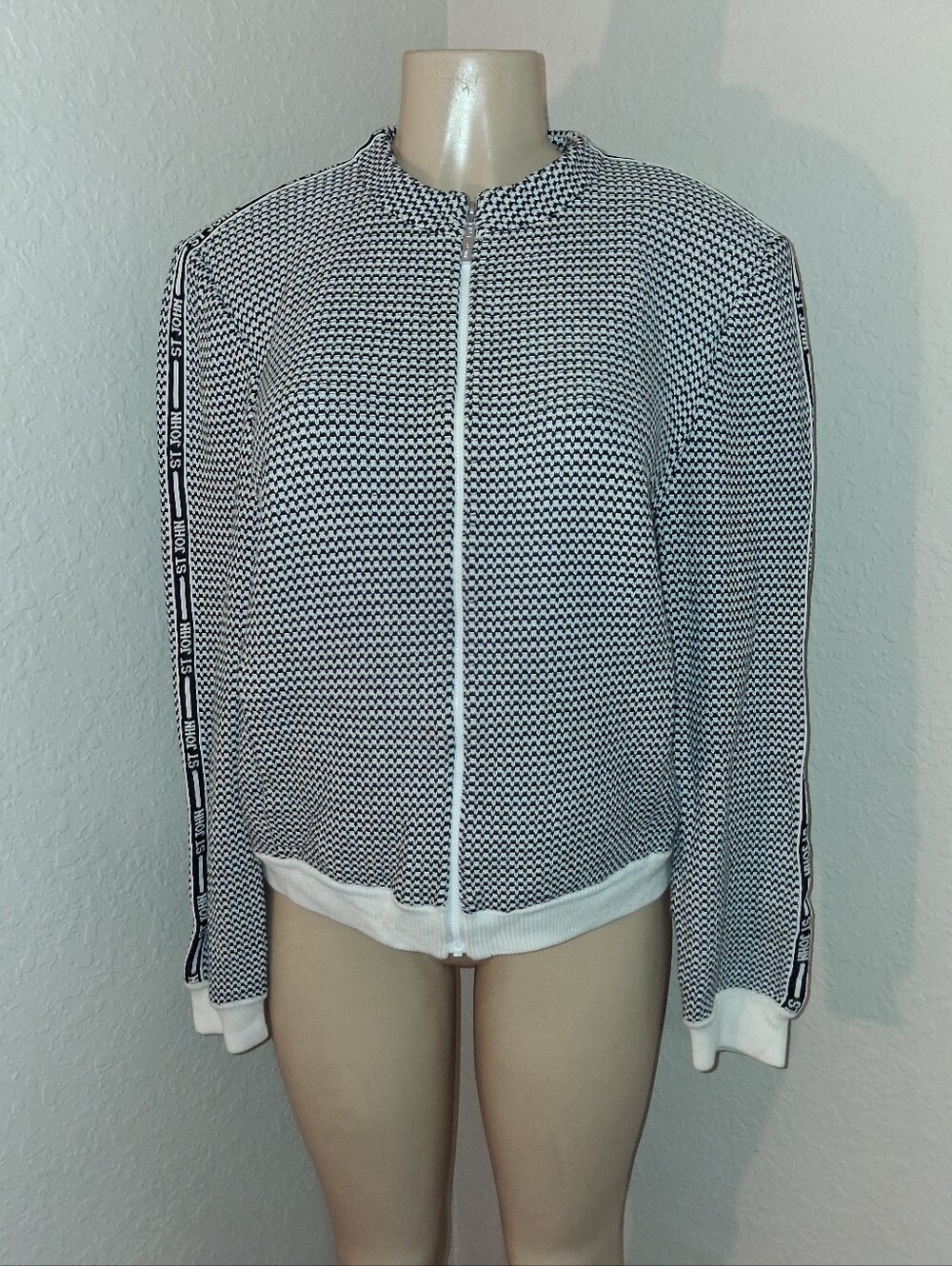 ST. JOHN SPORT JACKET W/ZIPPER CLOSURE SZ XLG